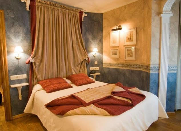 Hotel Pradas Jaca Zewnętrze zdjęcie